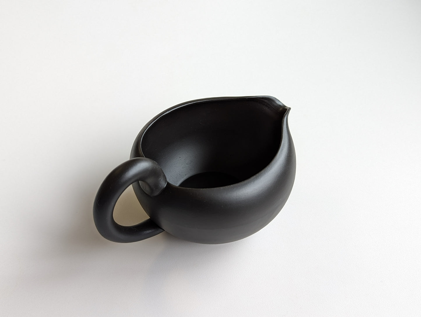 Yuzamashi  (water cooler) Tokoname stone ware by Takasuke (black, about 200ml)