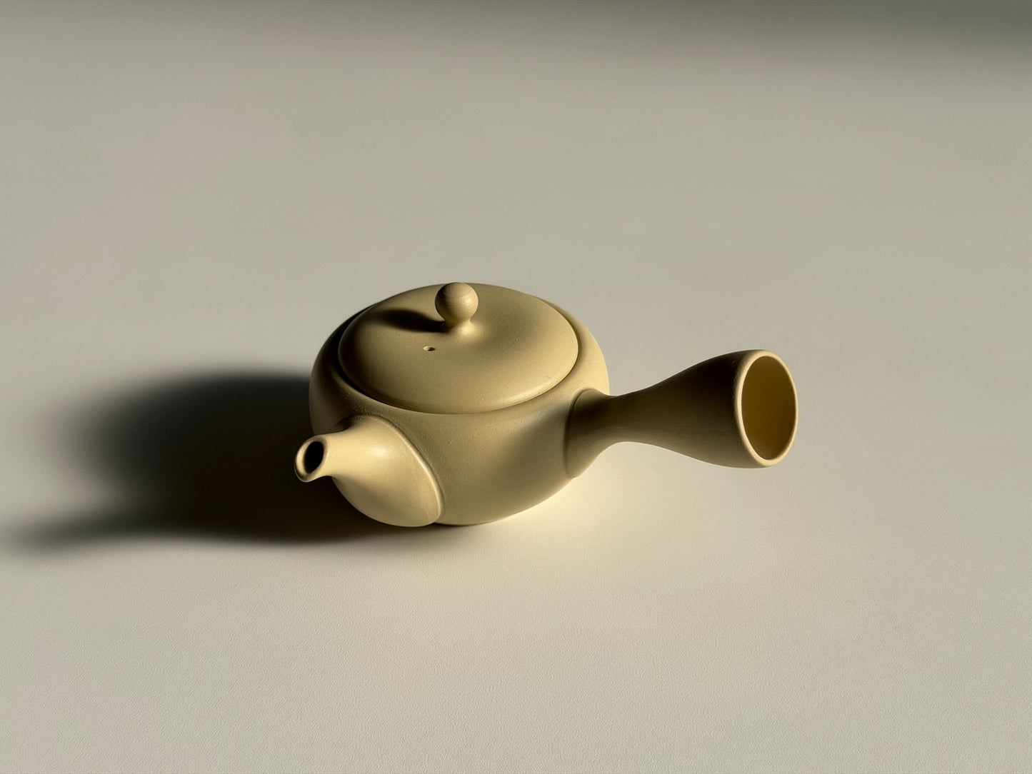 Standard Japanese teapot 125ml "kyūsu" by Takasuke kiln