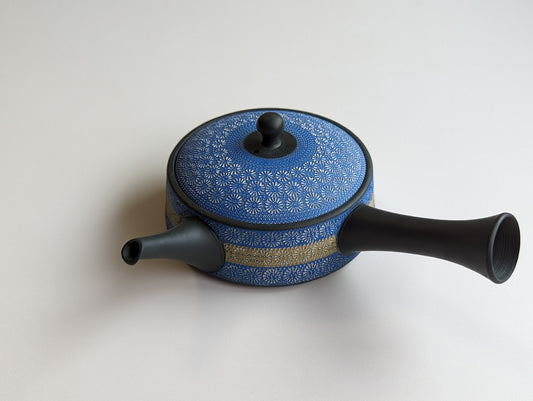 Flat teapot ("Hiragata Kyūsu") by Teruyuki Isobe, Flower stamp (blue & yellow) 2, 180ml, Right-handed