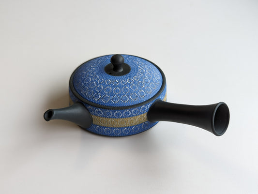 Flat teapot ("Hiragata Kyūsu") by Teruyuki Isobe, Flower stamp (blue & yellow) 1, 180ml, Right-handed